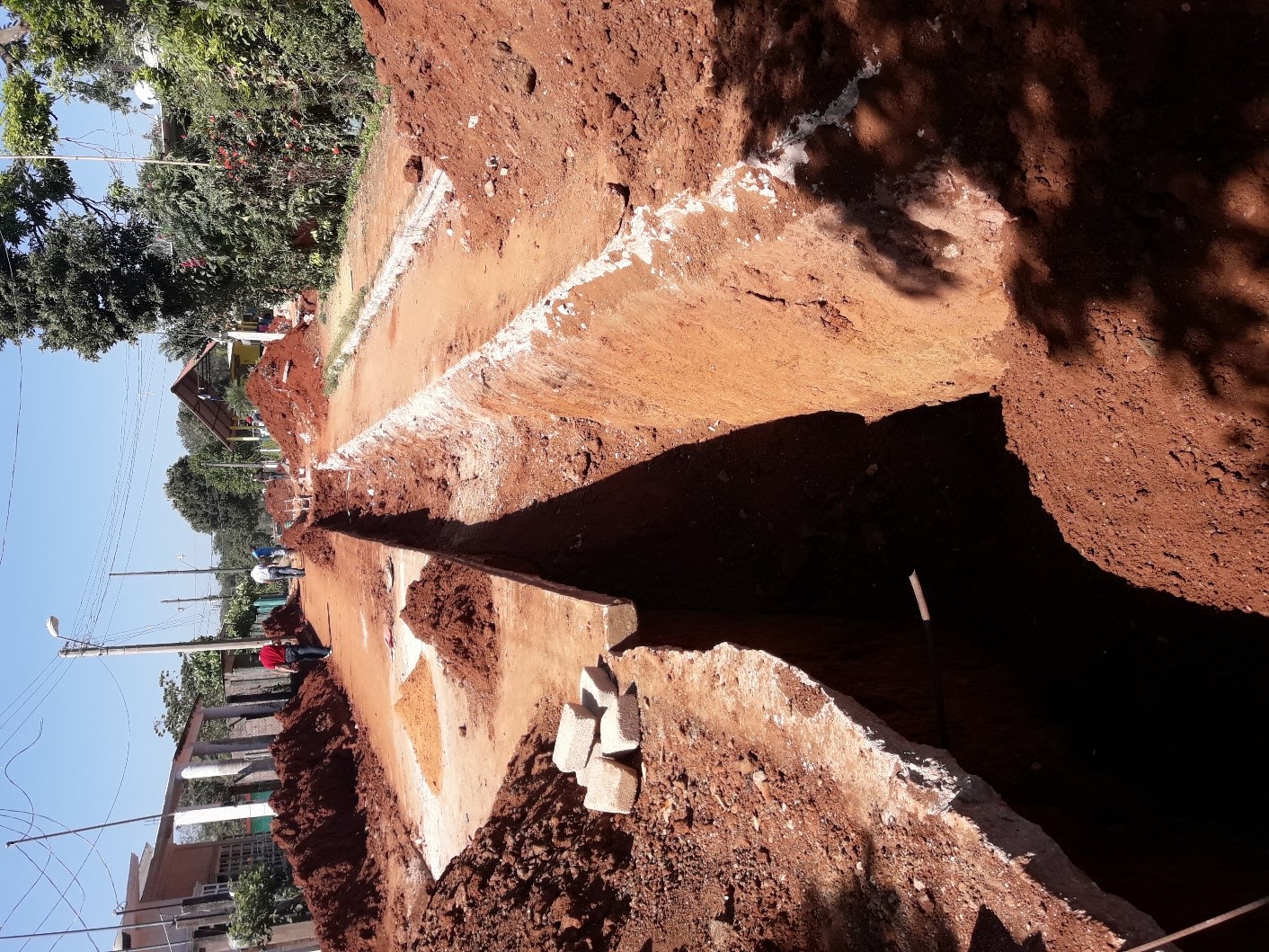 EXCAVACION A MAQUINA EN MATERIAL TIPO II DE 0.00 A 2.00 M. DE PROFUNDIDAD, INCLUYE: RETIRO DE TUBO EXISTENTE, AFINE DE TALUDES Y FONDO, MANO DE OBRA, HERRAMIENTA Y EQUIPO NECESARIO.					
					
					
					
